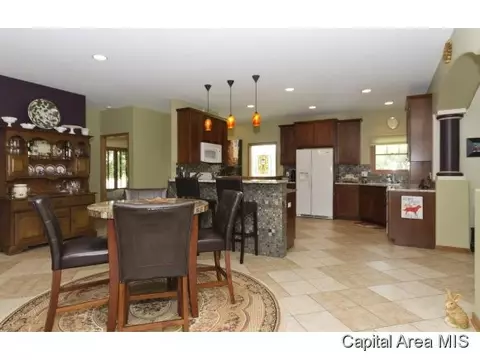 2324 Lillian Dr, Springfield, IL 62704 photo 8