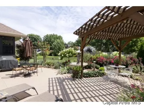 2324 Lillian Dr, Springfield, IL 62704 photo 21
