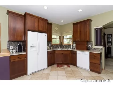 2324 Lillian Dr, Springfield, IL 62704 photo 9