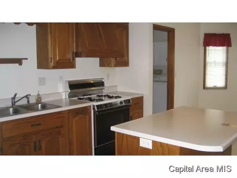 1909 Strawberry Ln, Springfield, IL 62707 photo 8
