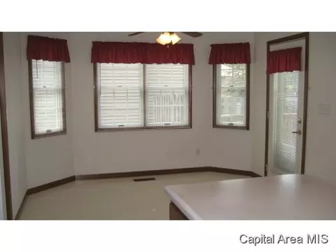 1909 Strawberry Ln, Springfield, IL 62707 photo 9