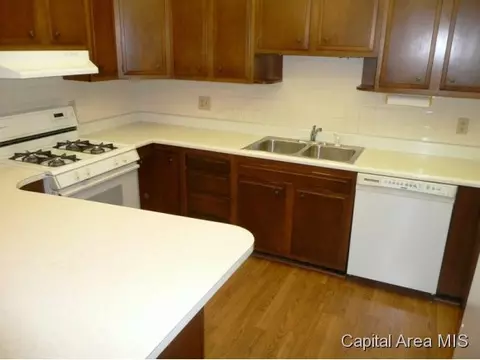 2250 Enterprise, Springfield, IL 62702 photo 9