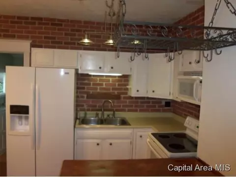729 N Milton, Springfield, IL 62702 photo 7