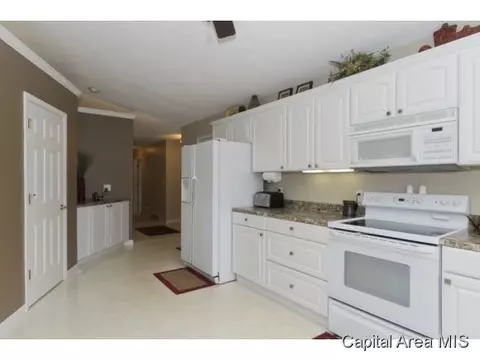 8207 Stirrup Ln, Springfield, IL 62707 photo 9