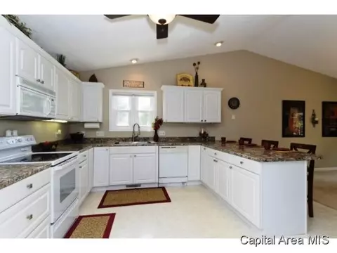 8207 Stirrup Ln, Springfield, IL 62707 photo 7