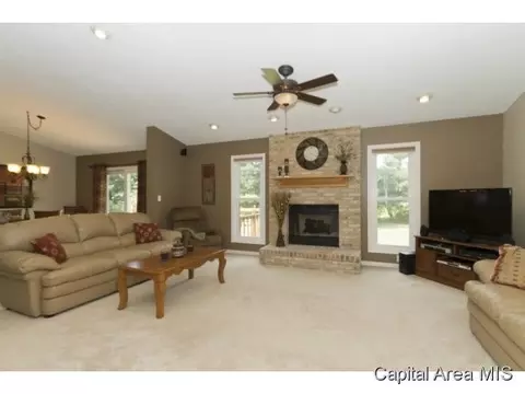 8207 Stirrup Ln, Springfield, IL 62707 photo 4