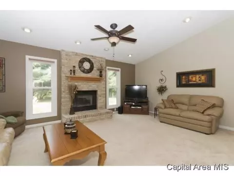 8207 Stirrup Ln, Springfield, IL 62707 photo 5