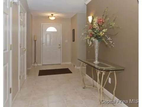 8207 Stirrup Ln, Springfield, IL 62707 photo 3