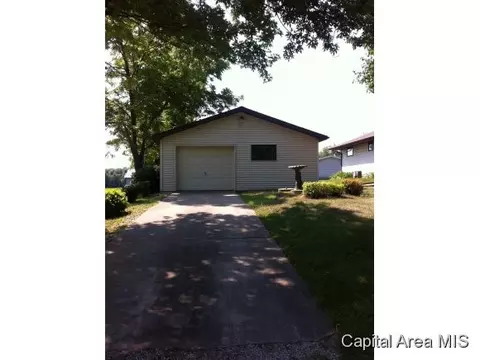 413 S State, Greenview, IL 62642 photo 2