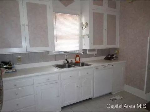 1305 W Edwards, Springfield, IL 62704 photo 5