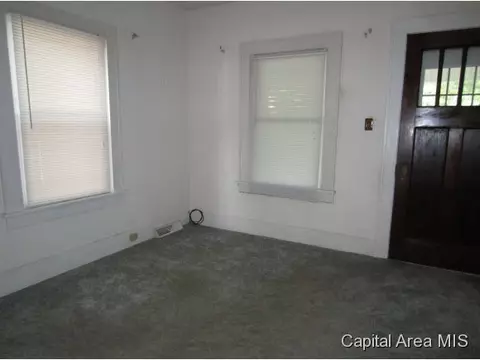 1305 W Edwards, Springfield, IL 62704 photo 2