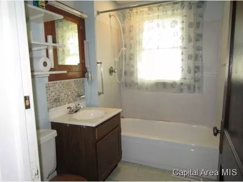 1305 W Edwards, Springfield, IL 62704 photo 8