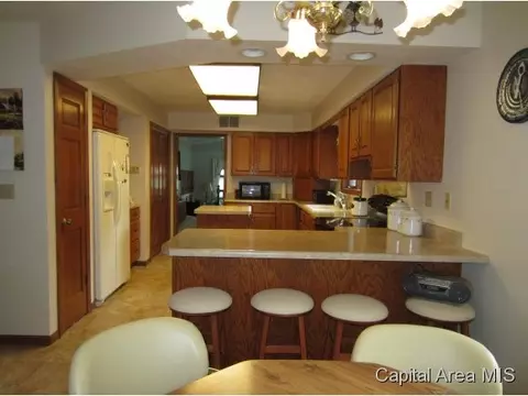3008 Hedgerow, Springfield, IL 62704 photo 5