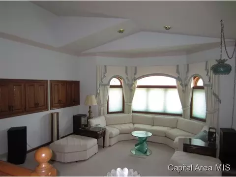 3008 Hedgerow, Springfield, IL 62704 photo 2