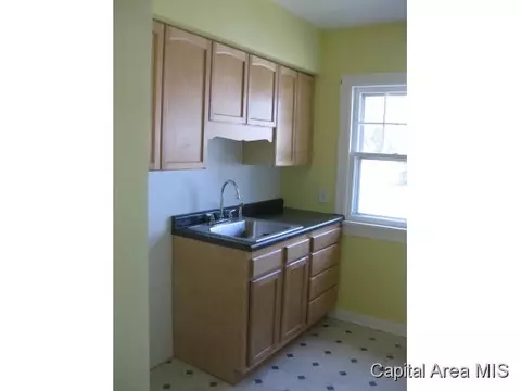 409 Kern, Springfield, IL 62703 photo 4