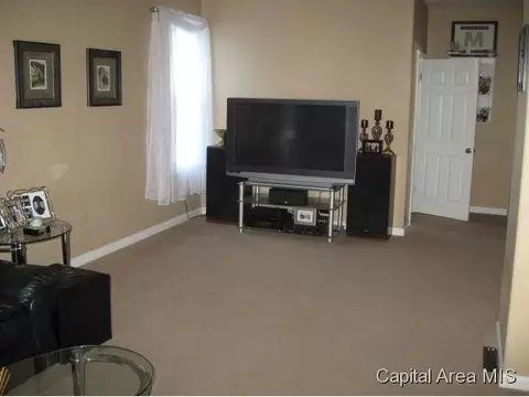 2019 N 16th, Springfield, IL 62702 photo 3