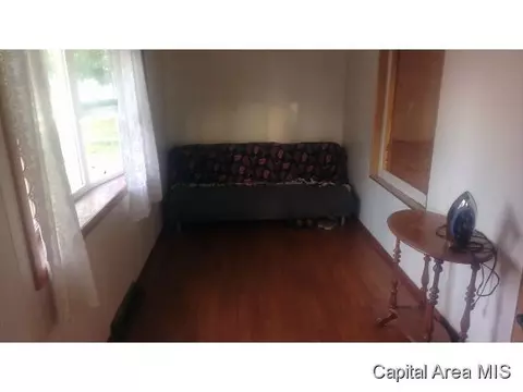 206 E Sycamore, Thayer, IL 62689 photo 5