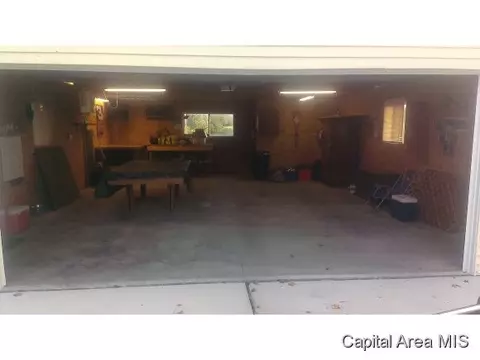 206 E Sycamore, Thayer, IL 62689 photo 17