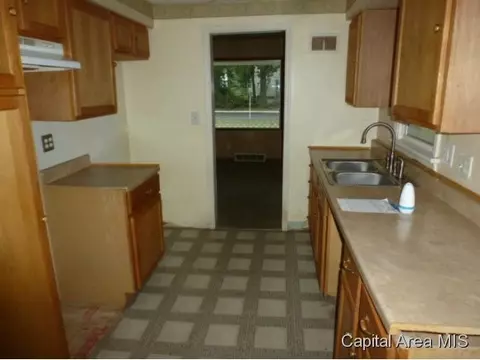 1101 N Macarthur, Springfield, IL 62702 photo 5