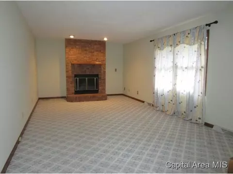 1500 Devonwood, Springfield, IL 62704 photo 5