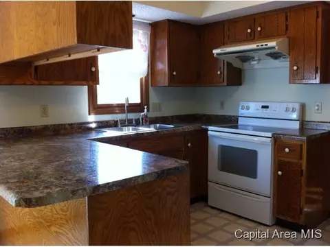 1500 Devonwood, Springfield, IL 62704 photo 4