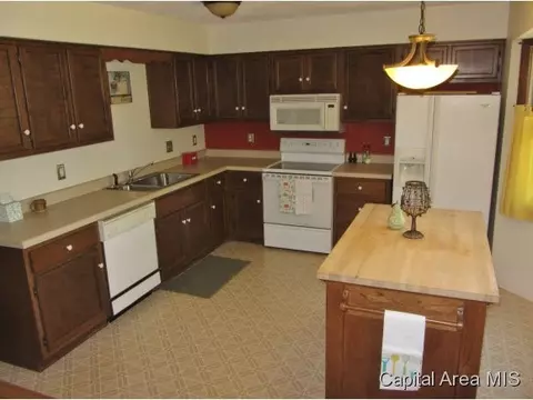 413 Merrymen, Springfield, IL 62704 photo 4
