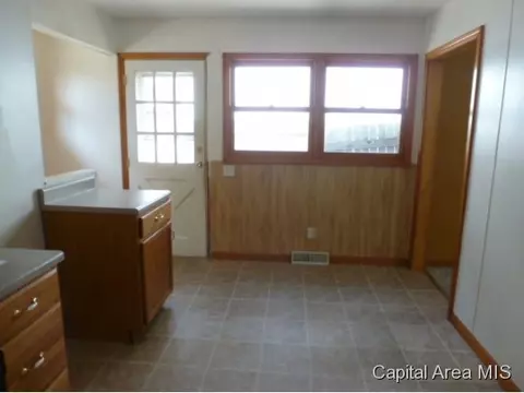 1825 Denton, Springfield, IL 62702 photo 5