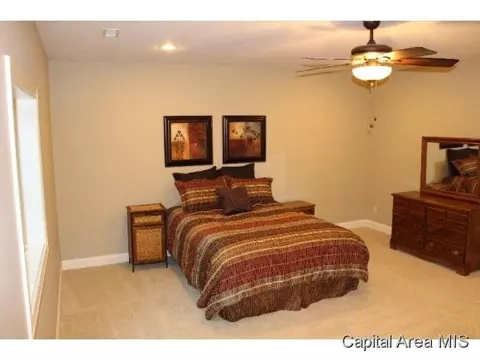 2812 Centennial Dr, Springfield, IL 62711 photo 12