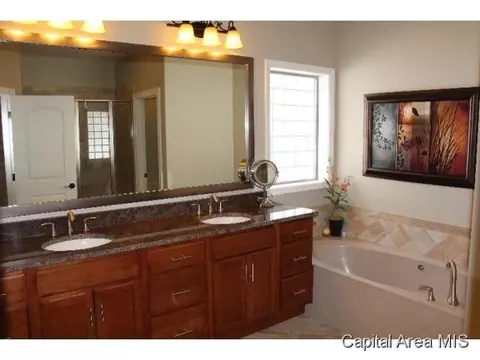 2812 Centennial Dr, Springfield, IL 62711 photo 11