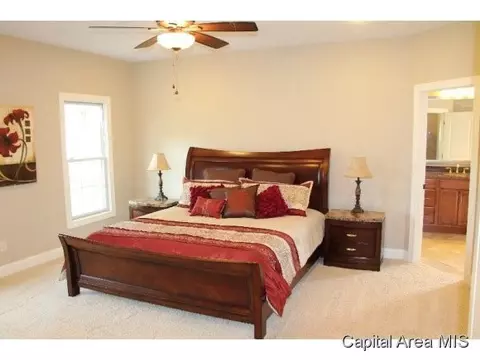 2812 Centennial Dr, Springfield, IL 62711 photo 13