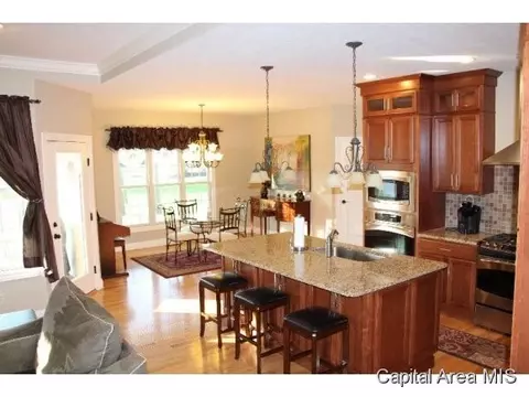 2812 Centennial Dr, Springfield, IL 62711 photo 4