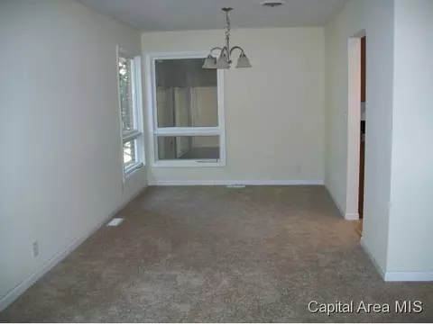 1640 N 3rd, Springfield, IL 62702 photo 3