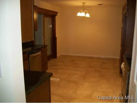 1640 N 3rd, Springfield, IL 62702 photo 6