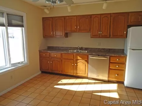 206 Astoria Rd, Springfield, IL 62704 photo 3