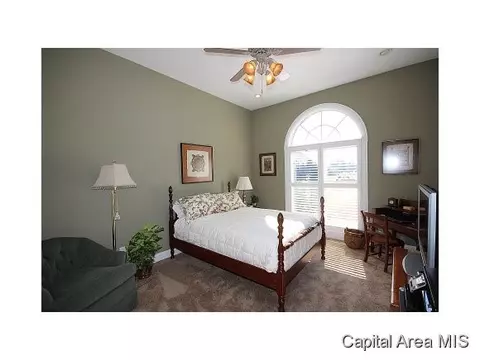 3117 Ironhill Dr, Springfield, IL 62711 photo 9