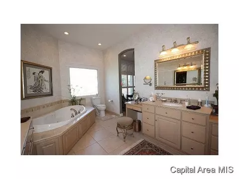 3117 Ironhill Dr, Springfield, IL 62711 photo 12