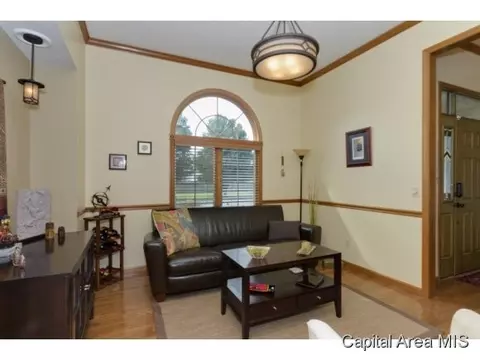 2105 Renwick Dr, Springfield, IL 62704 photo 8
