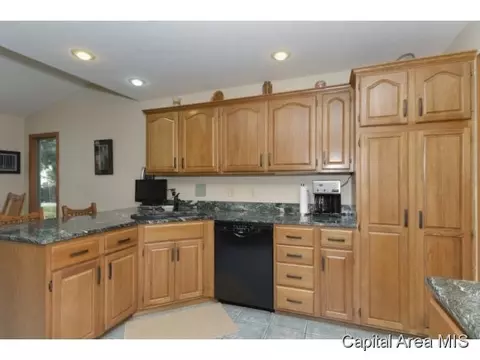 2105 Renwick Dr, Springfield, IL 62704 photo 7