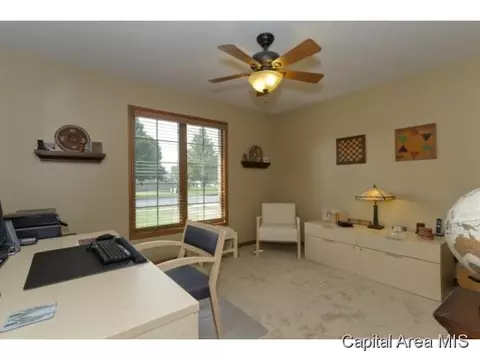 2105 Renwick Dr, Springfield, IL 62704 photo 13