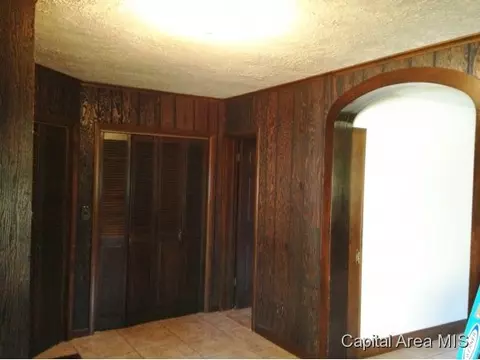 1301 Archer Elevator Rd, Springfield, IL 62711 photo 2