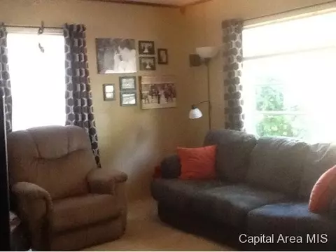 9 W Grand Ct, Springfield, IL 62704 photo 2