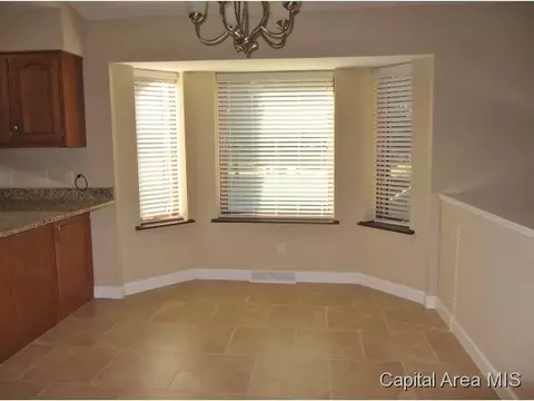 2528 Wydown, Springfield, IL 62704 photo 6