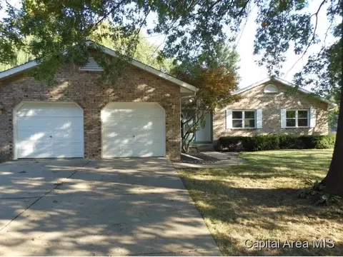 1113 Bugle Ct, Springfield, IL 62712 photo 2