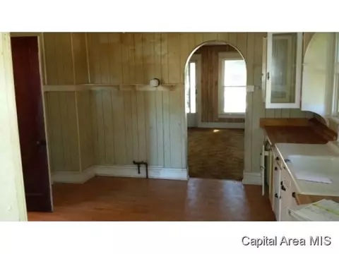 404 W Central Ave, Benld, IL 62009 photo 4