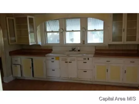 404 W Central Ave, Benld, IL 62009 photo 5