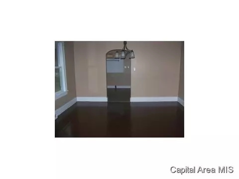 2433 Yale Blvd, Springfield, IL 62703 photo 4