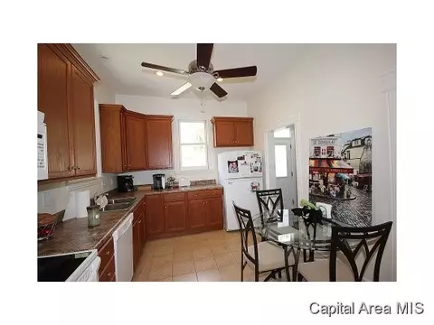 1011 N 6th St, Springfield, IL 62702 photo 8