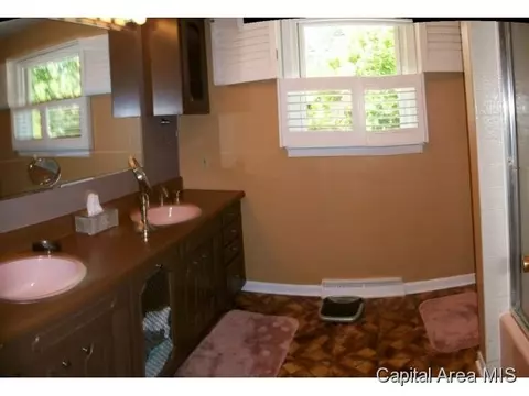 49 Interlacken, Springfield, IL 62704 photo 9