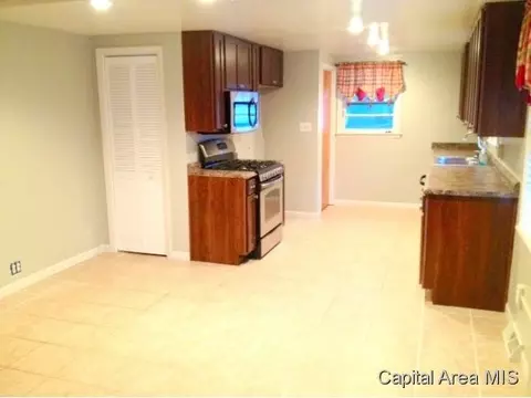 2428 S 4th St, Springfield, IL 62703 photo 6