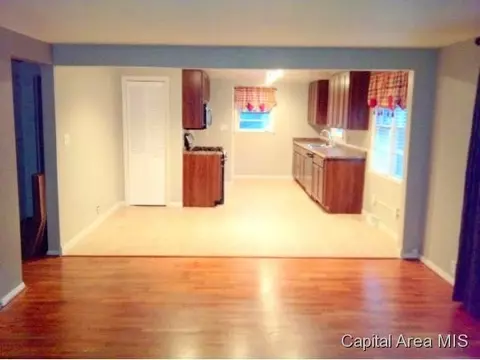 2428 S 4th St, Springfield, IL 62703 photo 4